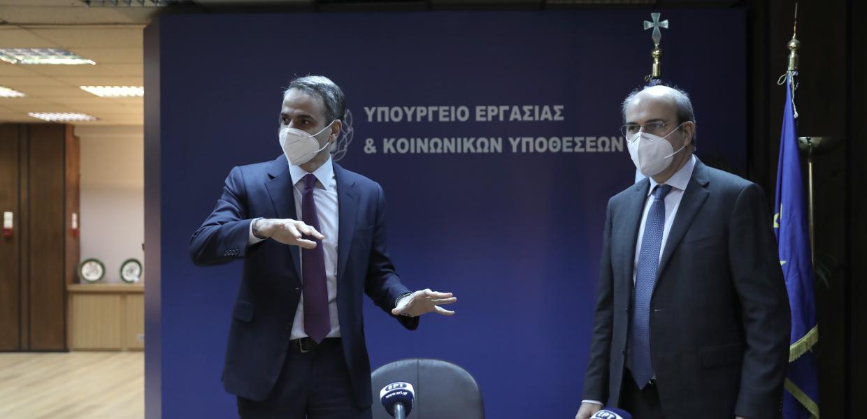 Κυριάκος Μητσοτάκης και Κωστής Χατζηδάκης στο υπουργείο Εργασίας