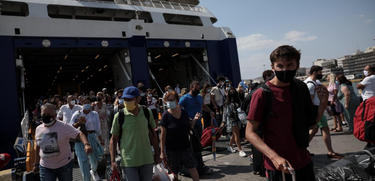 ΑΚΤΟΠΛΟΪΑ ΤΟΥΡΙΣΤΕΣ ΕΠΙΒΑΤΕΣ
