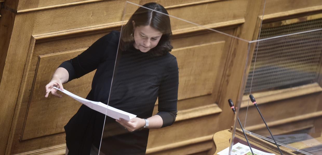 Η Νίκη Κεραμέως στη Βουλή