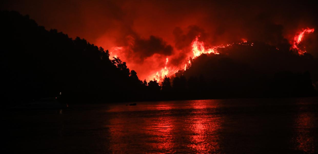 Πυρκαγιά στη Λίμνη Εύβοιας