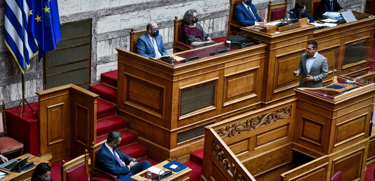 Αλέξης Τσίπρας και Κυριάκος Μητσοτάκης στη Βουλή