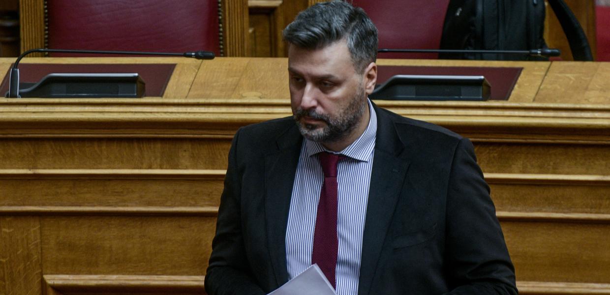 Ο Γιάννης Καλλιάνος στη Βουλή