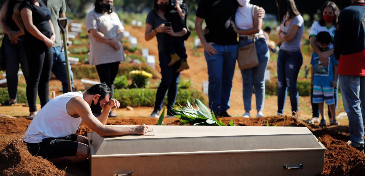 ΒΡΑΖΙΛΙΑ COVID ΦΕΡΕΤΡΟ ΤΑΦΟΣ