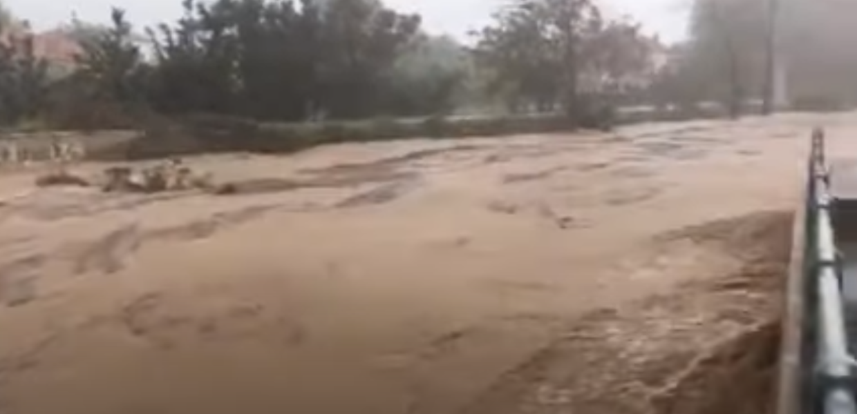 ΛΑΡΙΣΑ ΚΑΚΟΚΑΙΡΙΑ ΠΛΗΜΜΥΡΕΣ