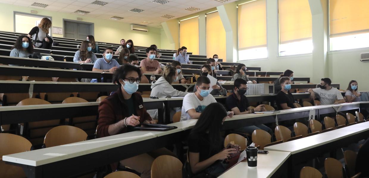 Φοιτητές σε αμφιθέατρο σε πανεπιστήμιο
