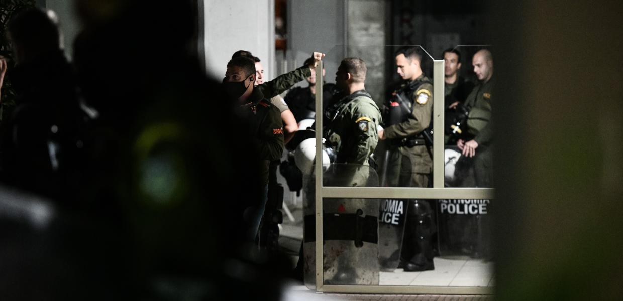 Αστυνομικοί στον εισαγγελέα Πειραιά