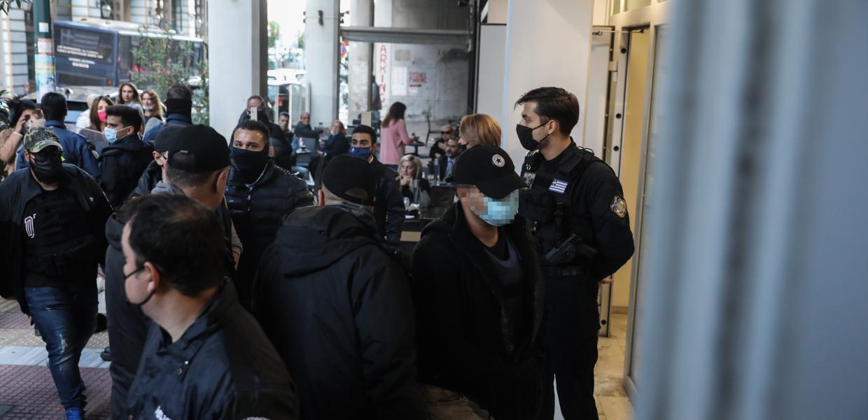 Οι αστυνομικοί που κατηγορούνται για το έγκλημα στο Πέραμα