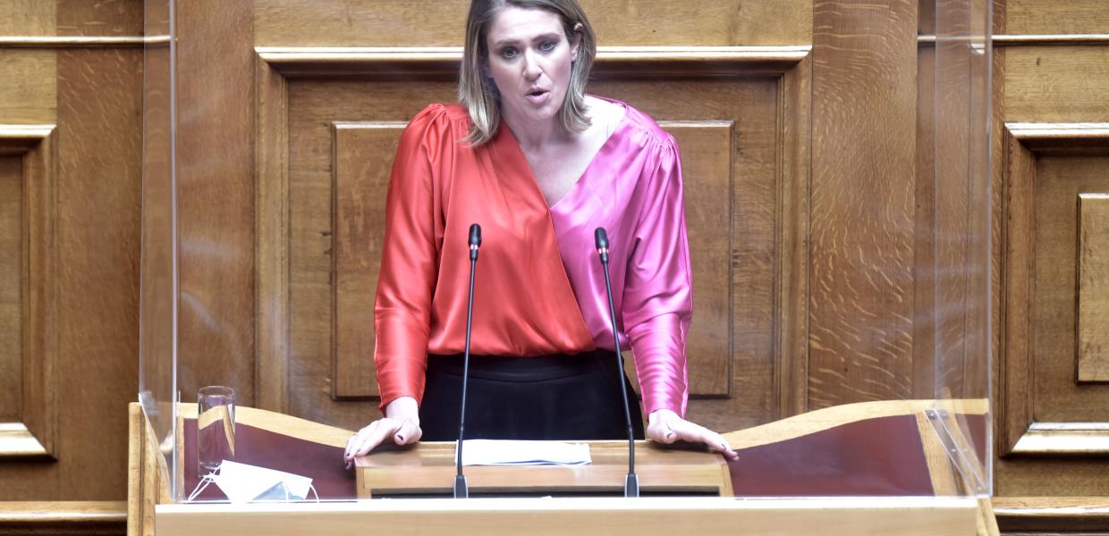 Η Άννα Ευθυμίου στη Βουλή