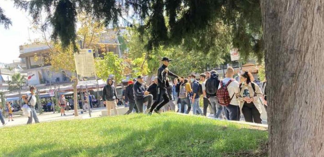 EΠΙΘΕΣΗ ΦΑΣΙΣΤΩΝ ΣΕ ΚΚΕ ΚΑΙ ΚΝΕ ΘΕΣΣΑΛΟΝΙΚΗ