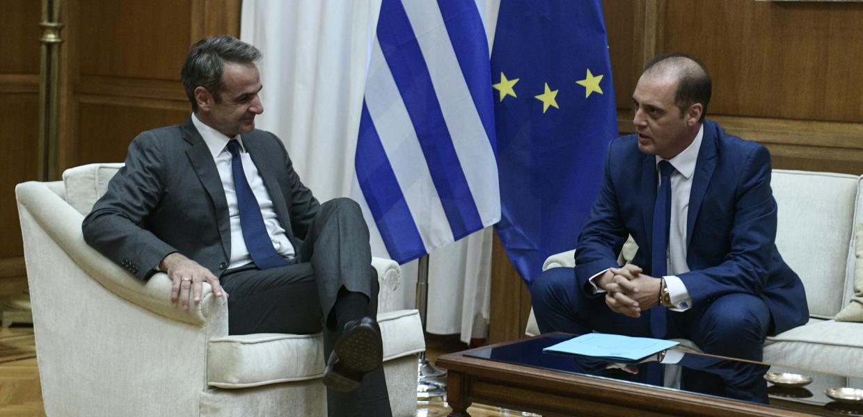 Μητσοτάκης Βελόπουλος