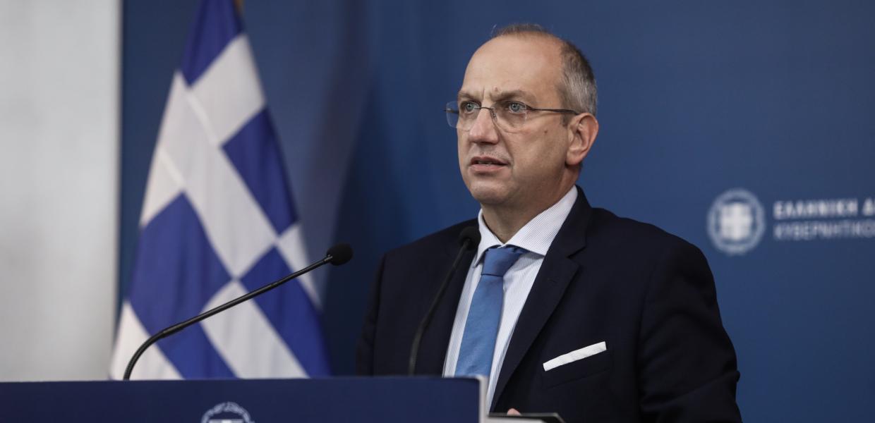 Ο Γιάννης Οικονόμου στο briefing