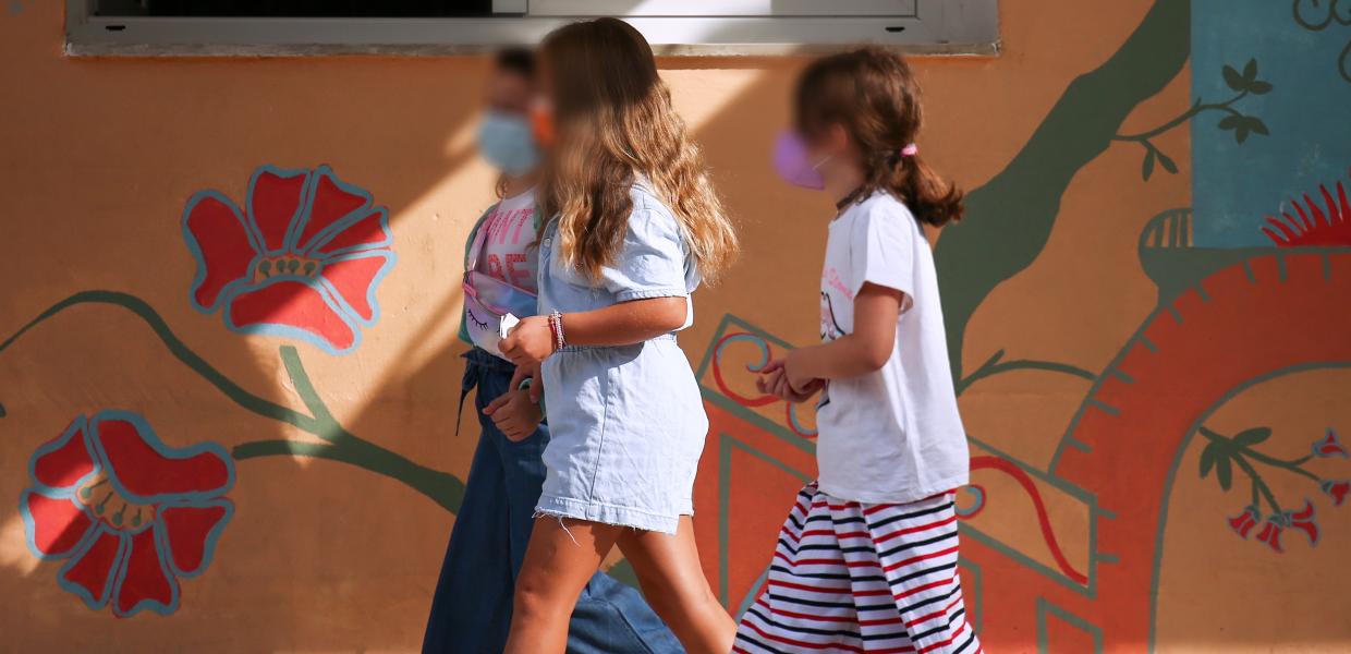 παιδιά μάσκα κορωνοϊός σχολείο