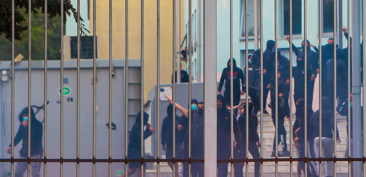 Σχολείο Σταυρούπολη χρυσή αυγή