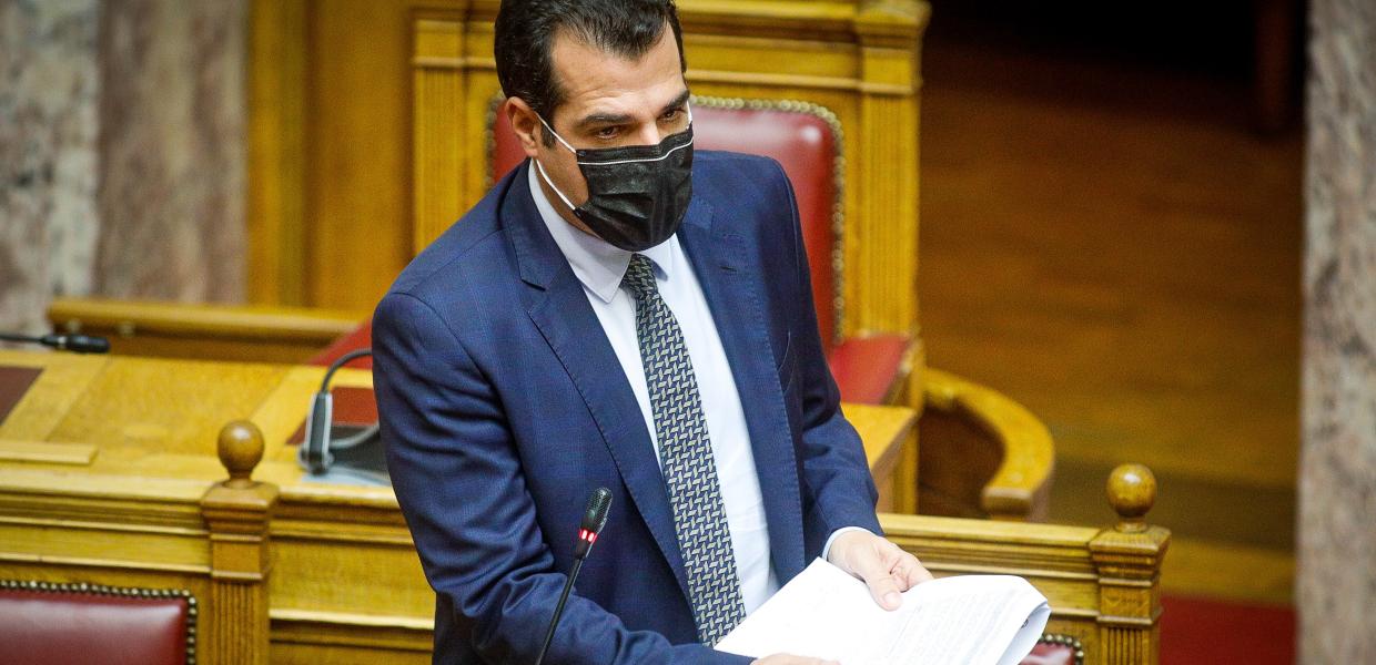Ο Θάνος Πλεύρης στη Βουλή