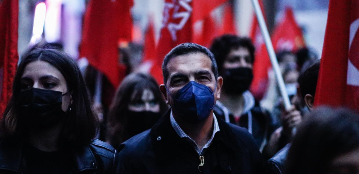 Ο Αλέξης Τσίπρας στην πορεία για το Πολυτεχνείο