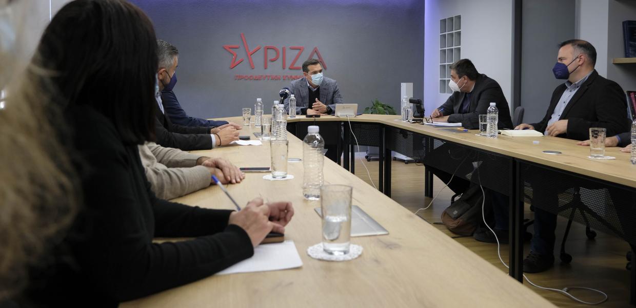Ο Αλέξης Τσίπρας σε συνάντηση με την ΠΟΕΔΗΝ