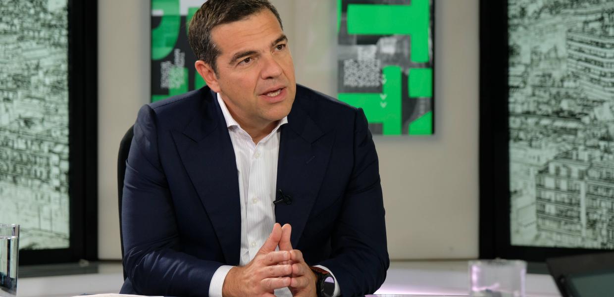 Ο Αλέξης Τσίπρας παραχωρεί συνέντευξη
