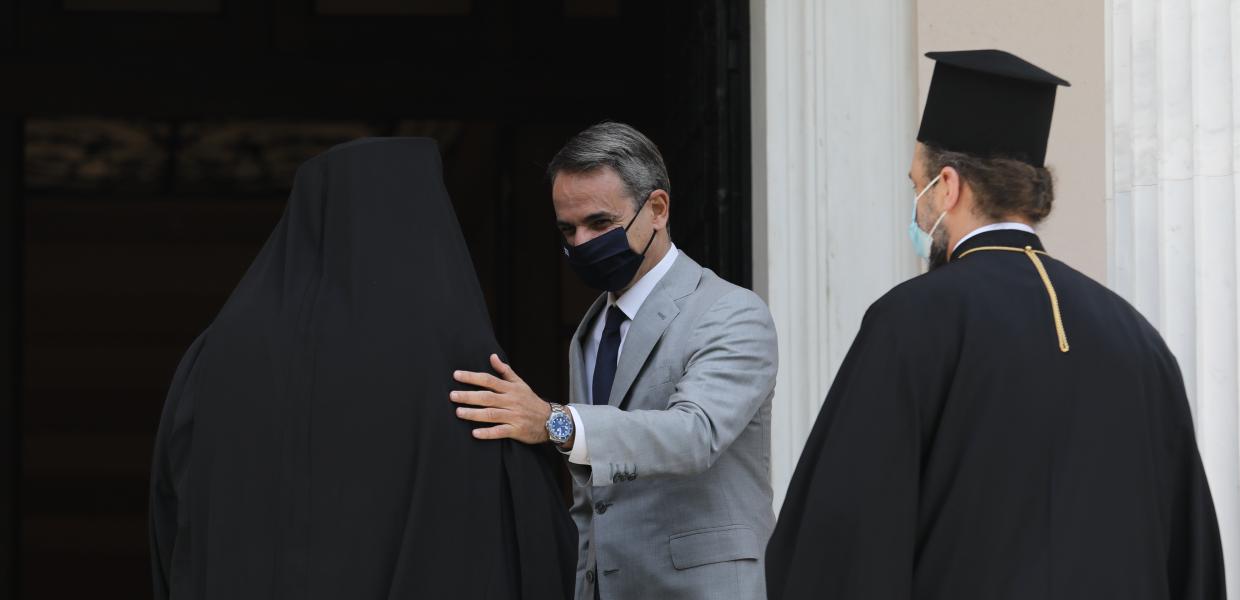 Ο Κυριάκος Μητσοτάκης με τον αρχιεπίσκοπο Ιερώνυμο