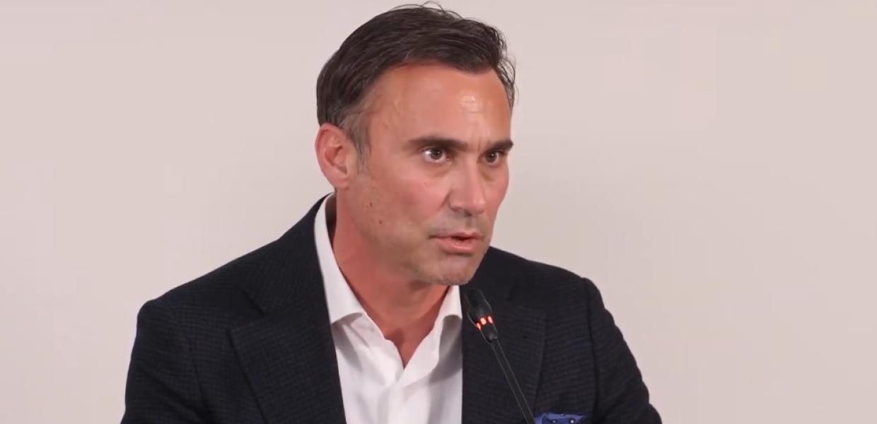 Ο Γιώργος Καπουτζίδης