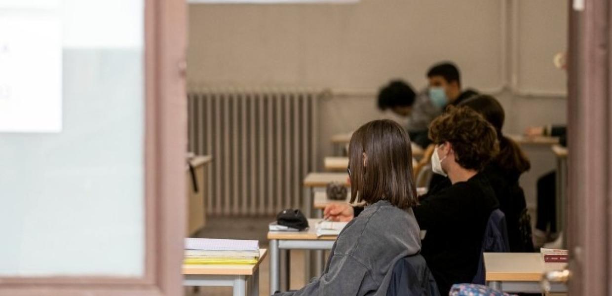 ΙΤΑΛΙΑ ΠΑΙΔΙΑ ΣΧΟΛΕΙΑ ΚΟΡΩΝΟΙΟΣ