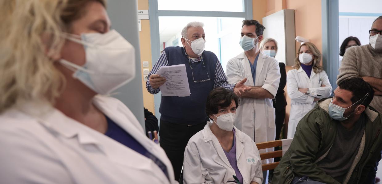 Εργαζόμενοι στο νοσοκομείο Παίδων Πεντέλη