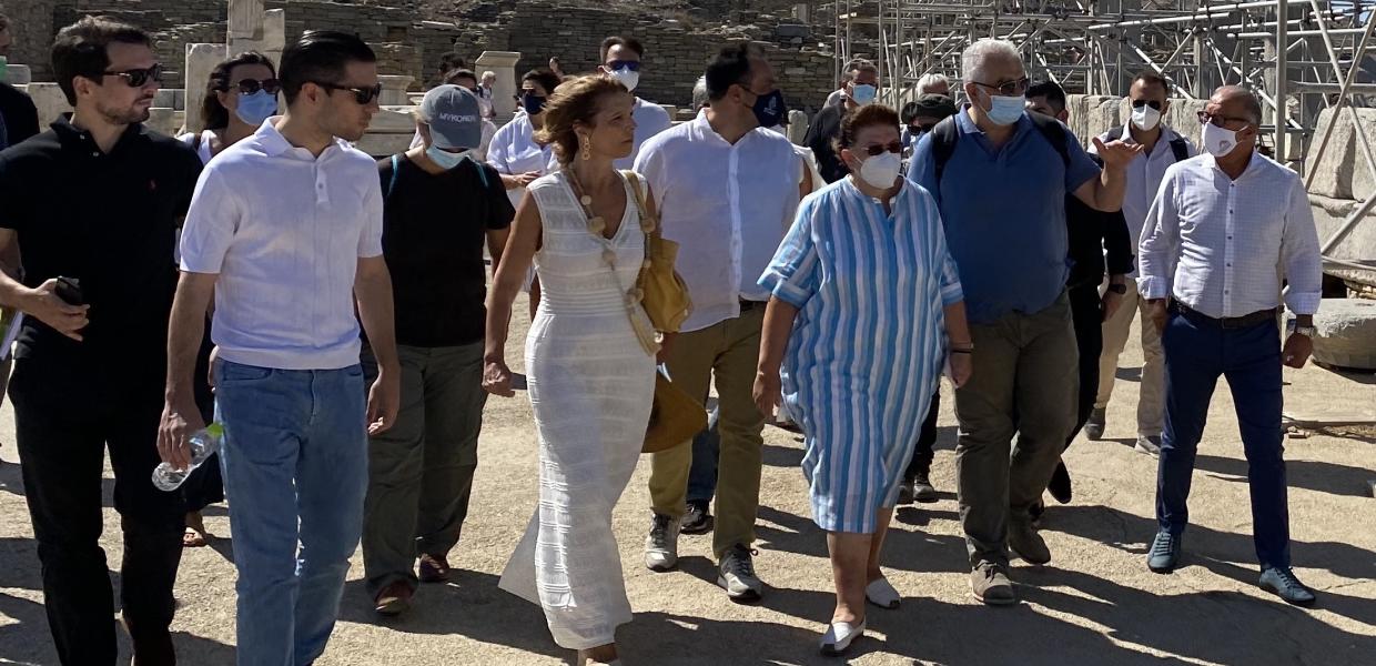 Λίνα Μενδώνη και Ασπασία Λεβέντη