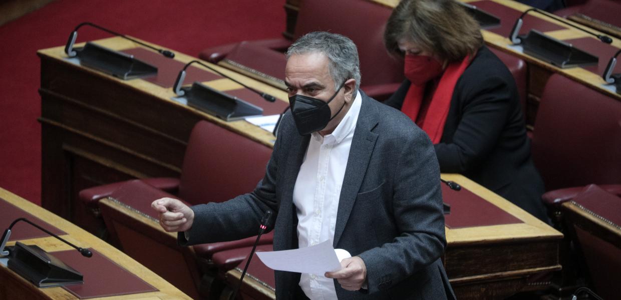 Ο Πάνος Σκουρλέτης στη Βουλή