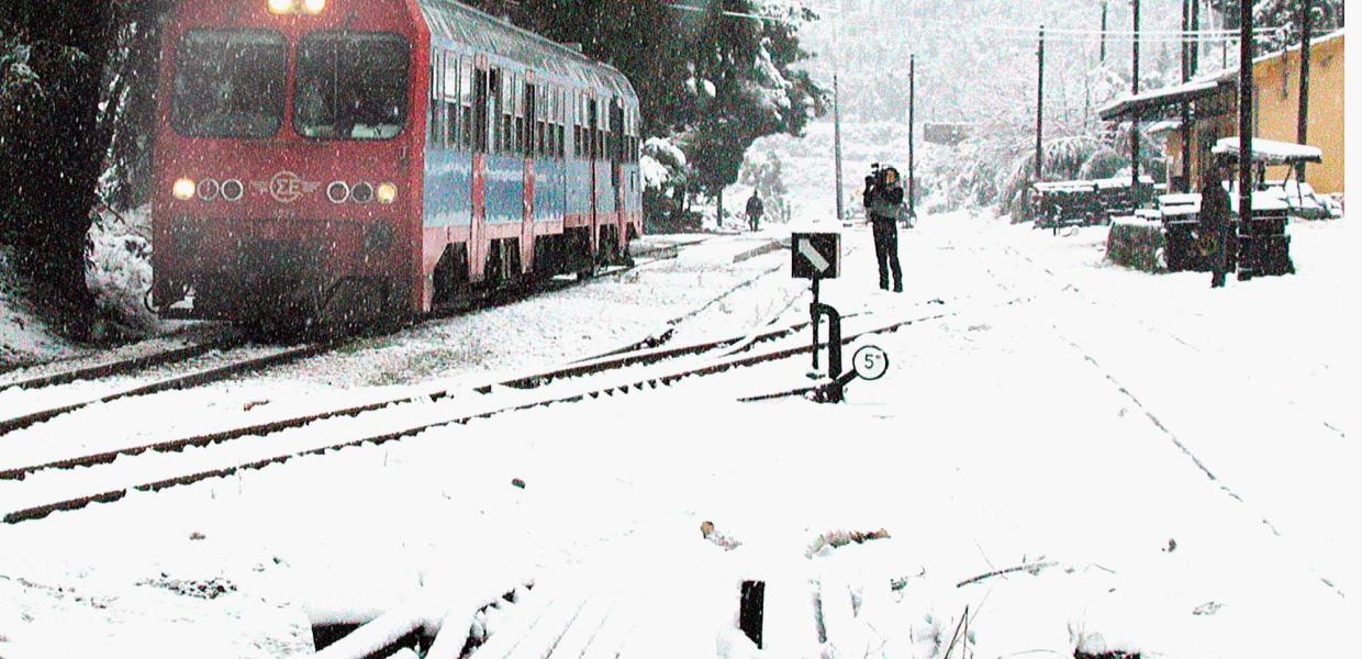 Τρένο στα χιόνια