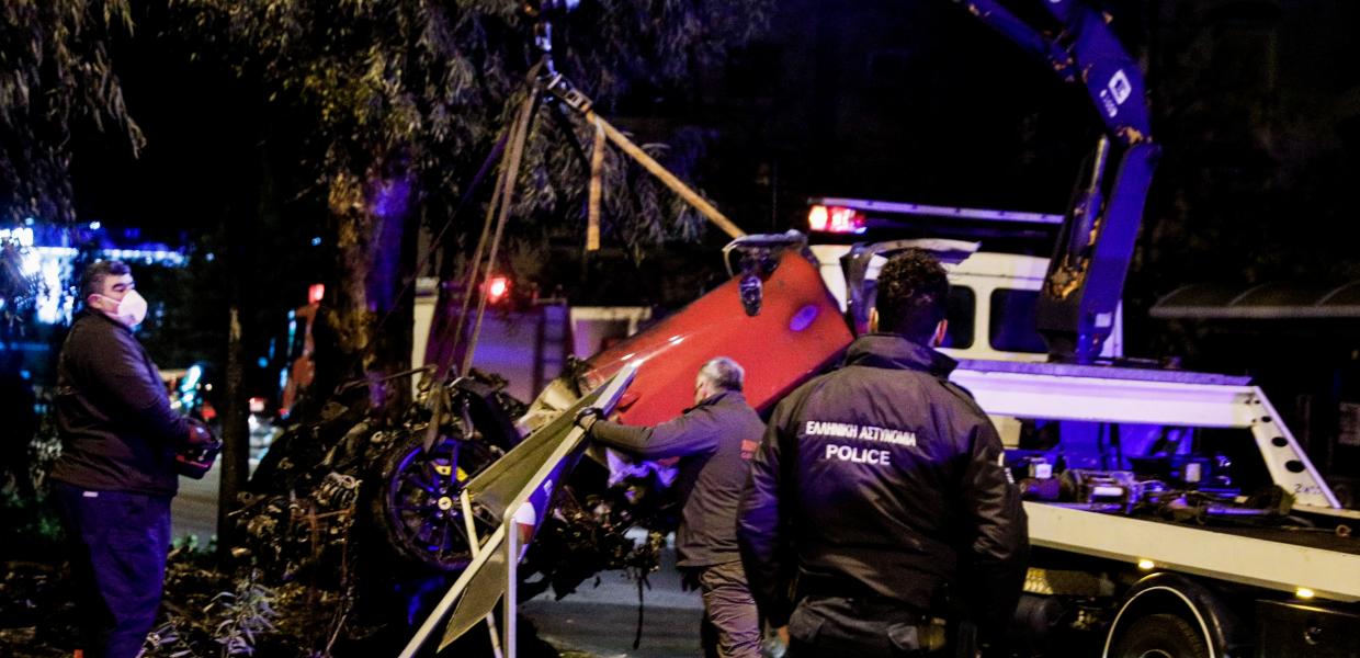 Δυστύχημα στη Βούλα με Ferrari