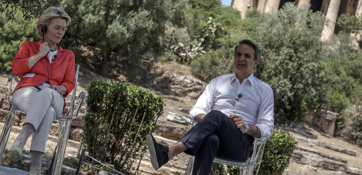 ΦΟΝ ΝΤΕΡ ΛΑΪΕΝ ΜΗΤΣΟΤΑΚΗΣ