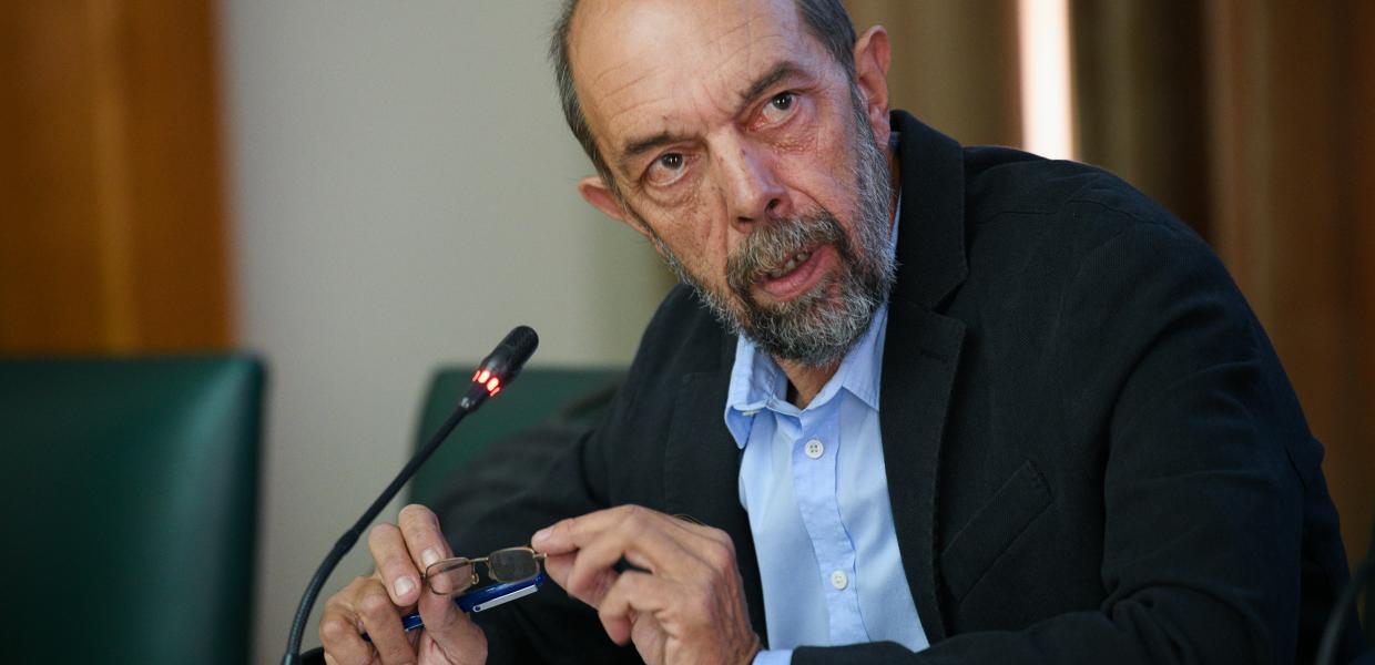 Ο Νίκος Μπελαβίλας