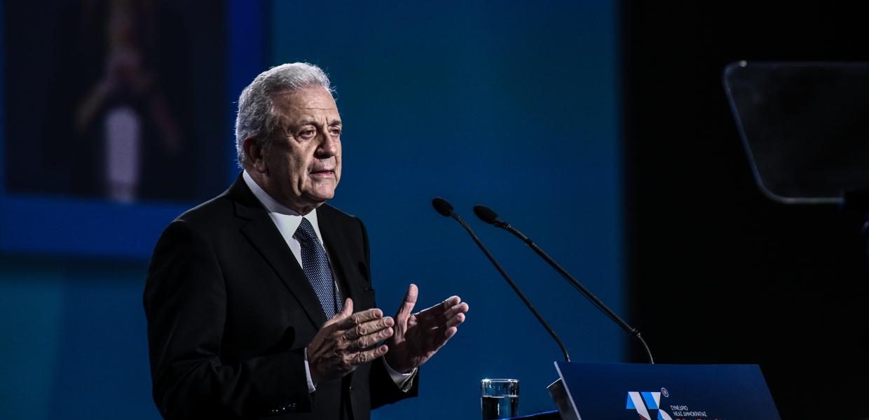 Ο Δημήτρης Αβραμόπουλος σε συνέδριο της ΝΔ