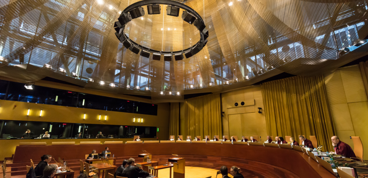 Ευρωπαϊκό Δικαστήριο / Πράσινο φως στην περικοπή ευρωκονδυλίων σε κράτη-μέλη που παραβιάζουν το κράτος δικαίου | Αυγή