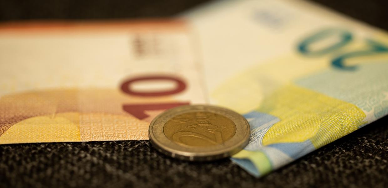 λεφτά - ευρώ - λογαριασμοί