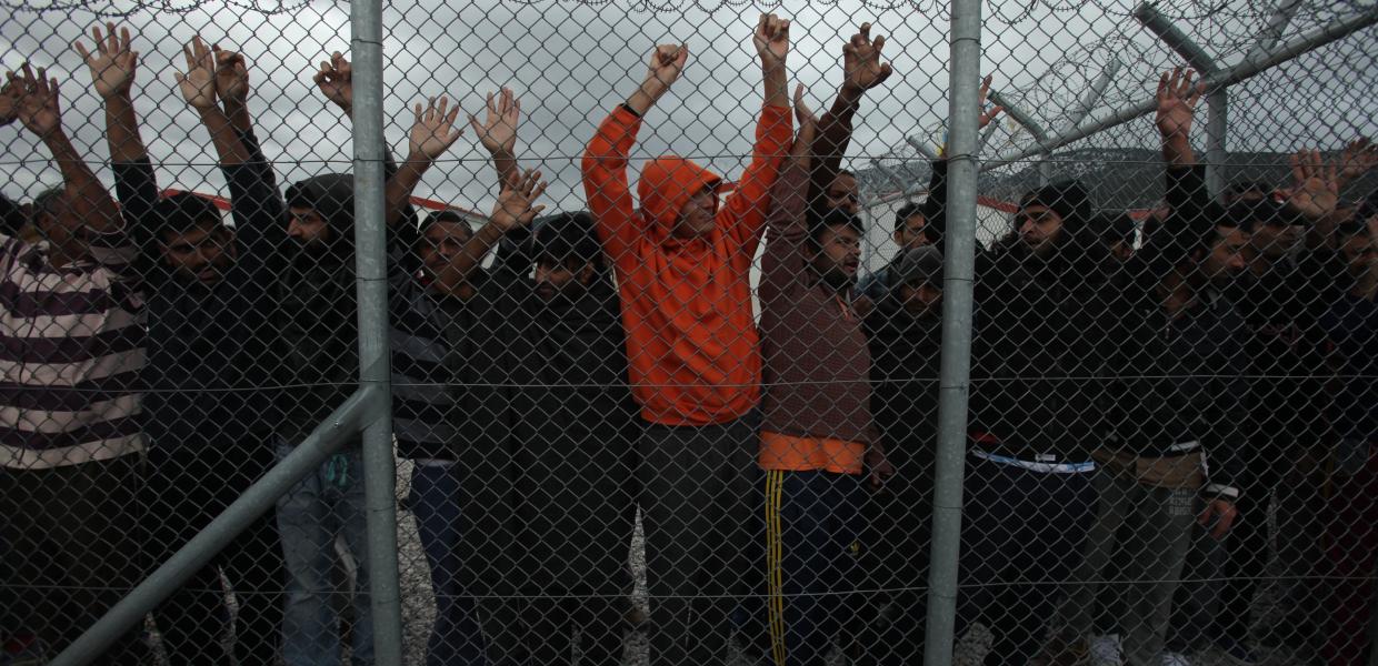 μετανάστες πρόσφυγες δομή φυλακή