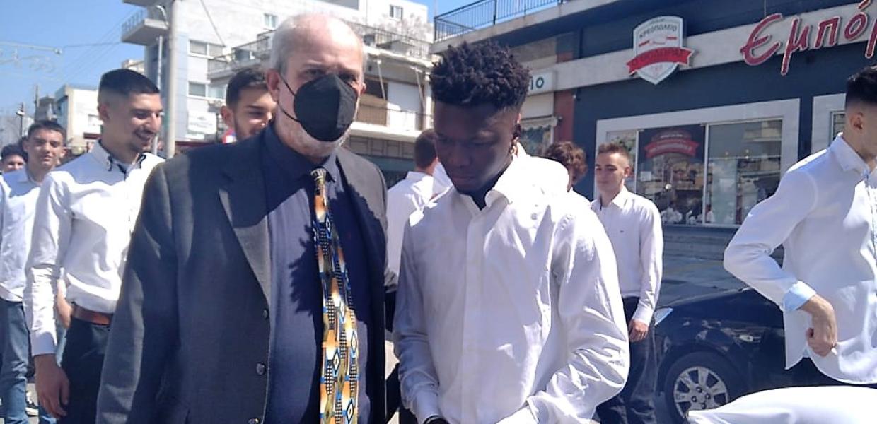 Σαιντου καμαρα παρέλαση