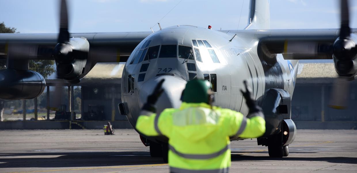 C130 με αποστολή όπλων