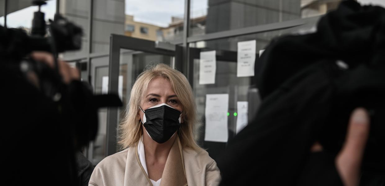 Η Ρένα Δούρου
