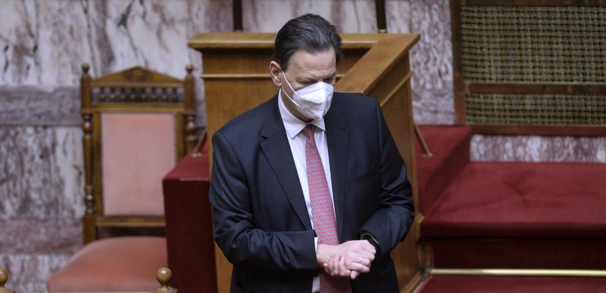 Ο Θεόδωρος Σκυλακάκης στη Βουλή