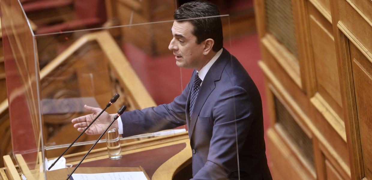 Ο Κώστας Σκρέκας στη Βουλή