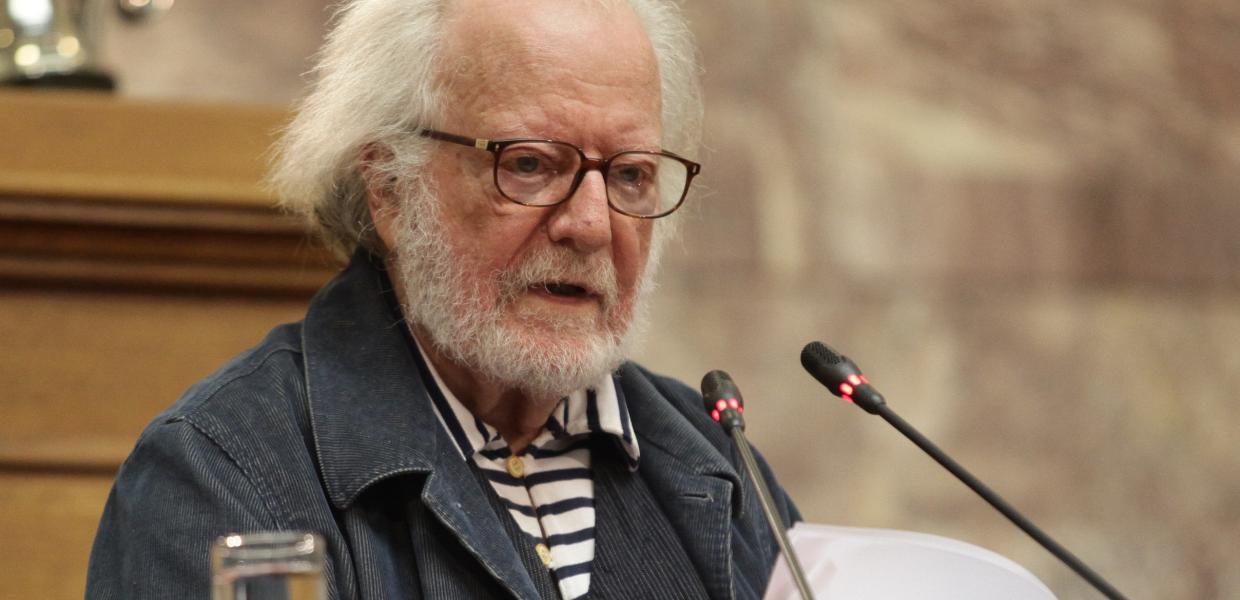 Ο Ροβήρος Μανθούλης σε τιμητική εκδήλωση της Βουλής στις 18 Απριλίου 2016. 