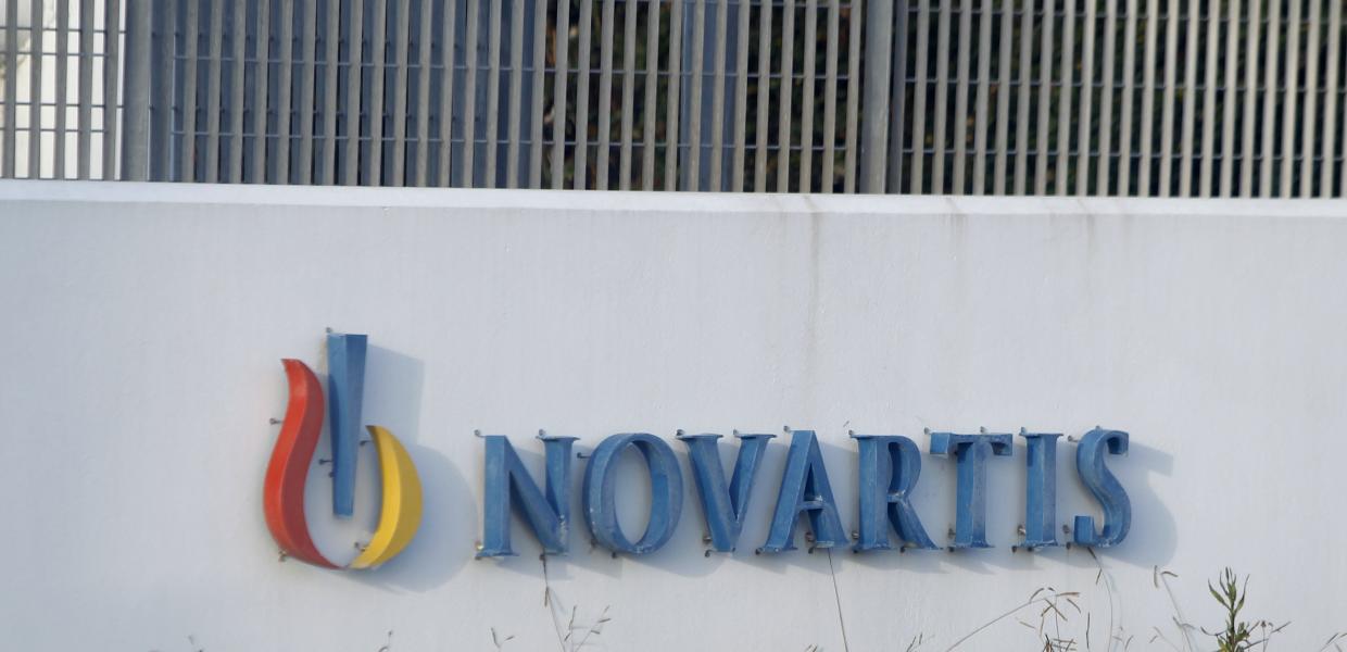 Το λογότυπο της φαρμακοβιομηχανίας NOVARTIS.