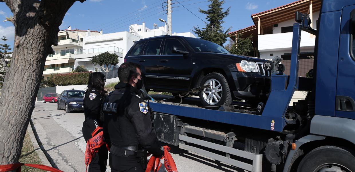 Το αυτοκίνητο του Γιώργου Καραϊβάζ