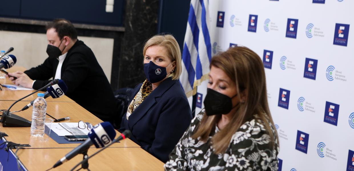 Γκίκας Μαγιορκίνης, Μίνα Γκάγκα και Βάνα Παπαευαγγέλου