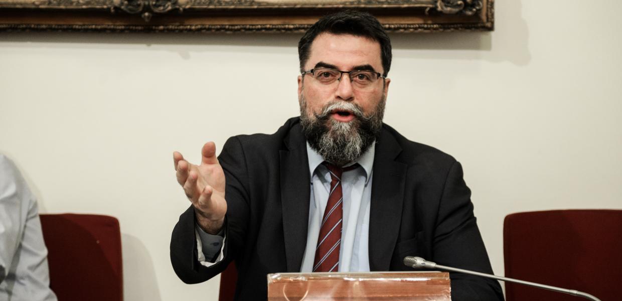 Βασίλης Οικονόμου