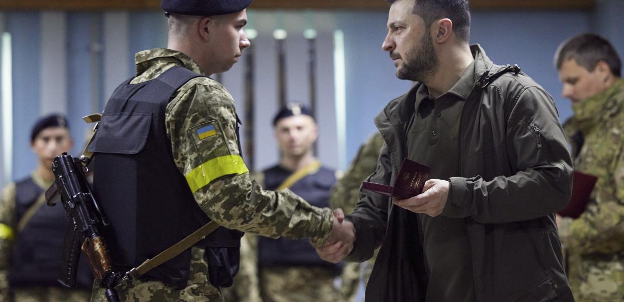 ZΕΛΕΝΣΚΙ ΕΠΙΣΚΕΦΘΗΚΕ ΣΤΡΑΤΙΩΤΕΣ ΣΤΟ ΧΑΡΚΟΒΟ