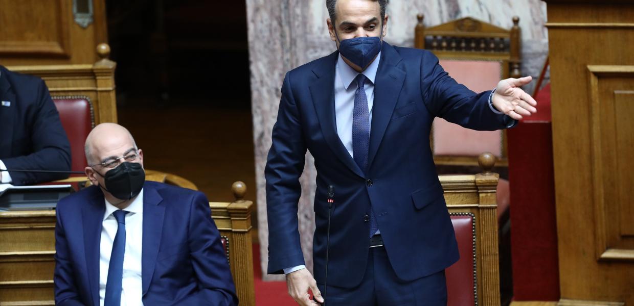 Νίκος Δένδιας και Κυριάκος Μητσοτάκης στη Βουλή