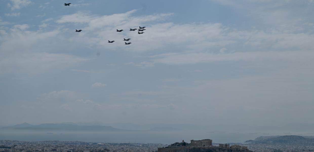 Μαχητικά αεροσκάφη στην Ακρόπολη