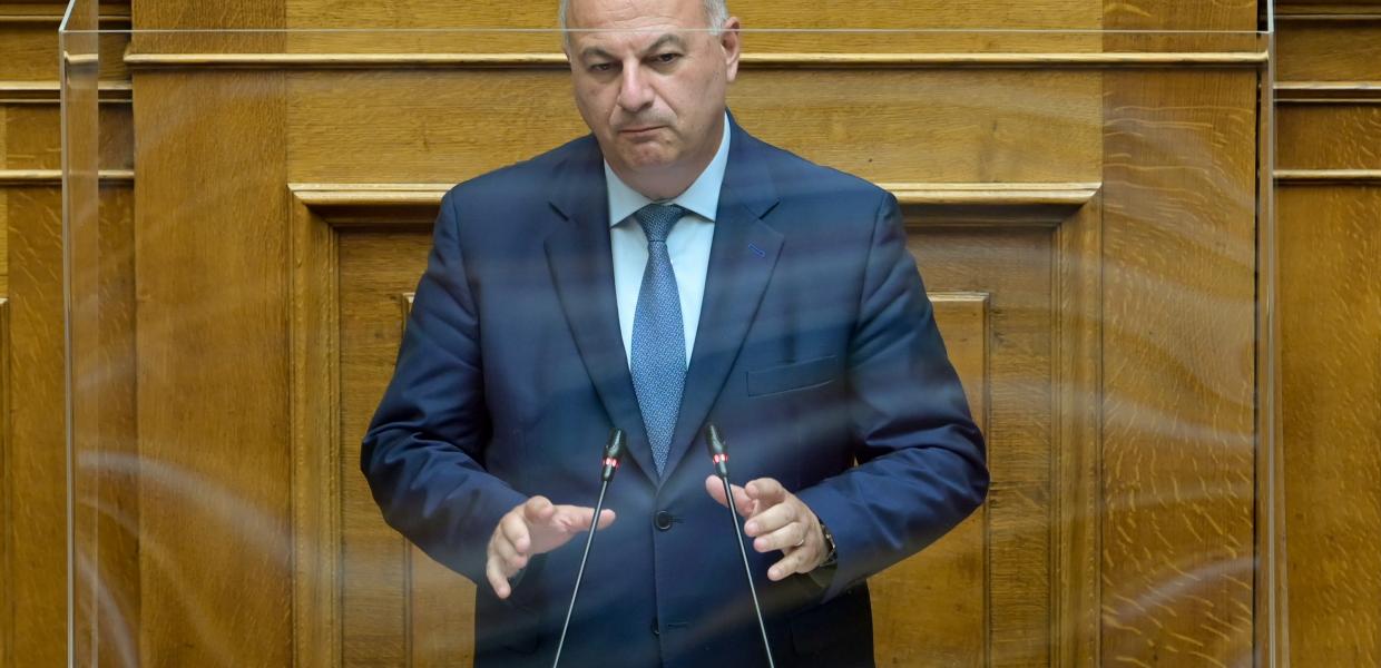 Ο Κώστας Τσιάρας στη Βουλή