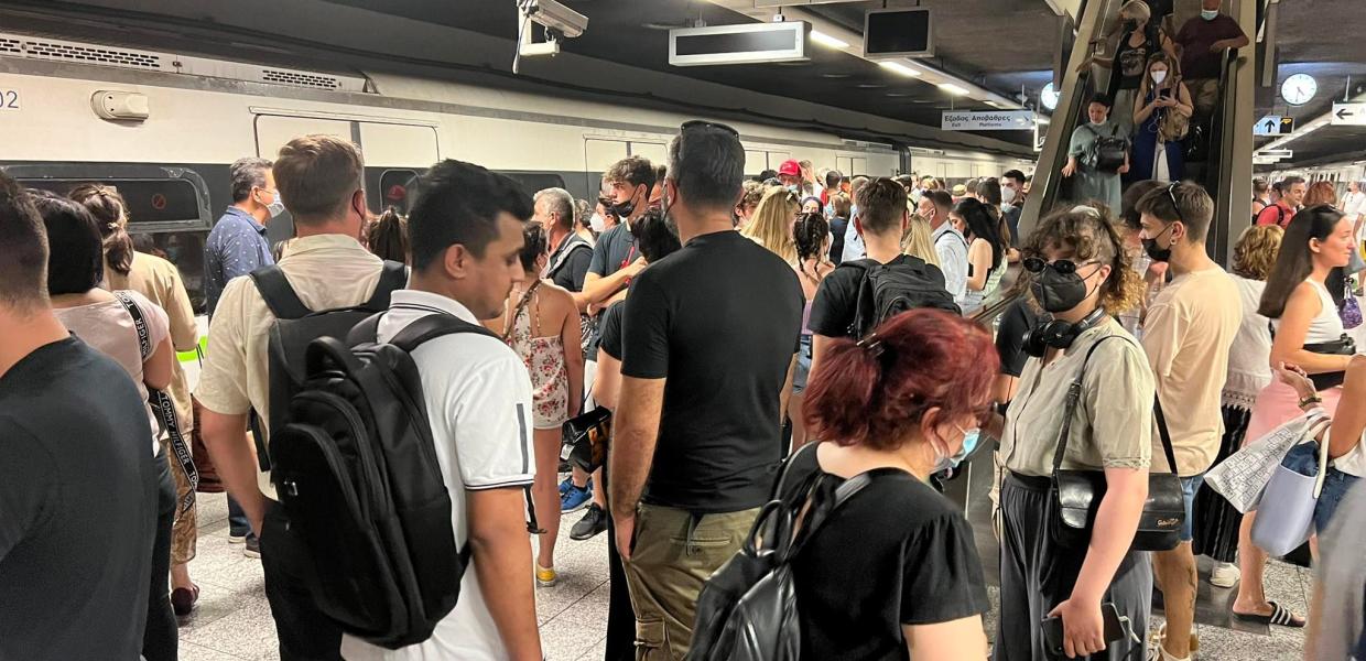 Συνωστισμός Μοναστηράκι